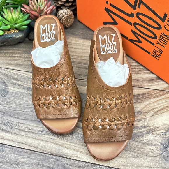 NIB Miz Mooz Briar 38 7.5-8 Whipstitch Leather Heeled Slide Sandal Brandy Brown - Picture 2 of 12